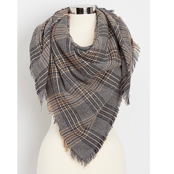 Maurices Accessories - NWT Maurices Plaid Scarf